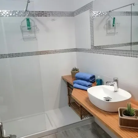 Blue Wave Apartment *